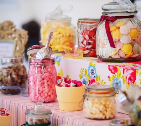 Uses of Glass Jars for Special Event, Decoration and Gifts