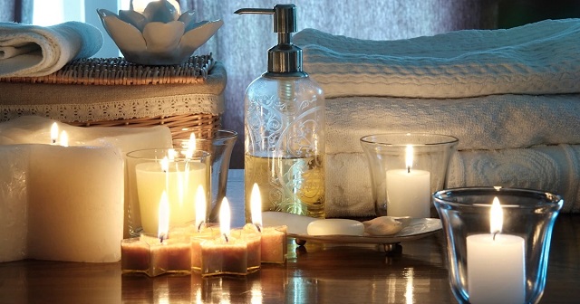 Are candles in glass jars safe